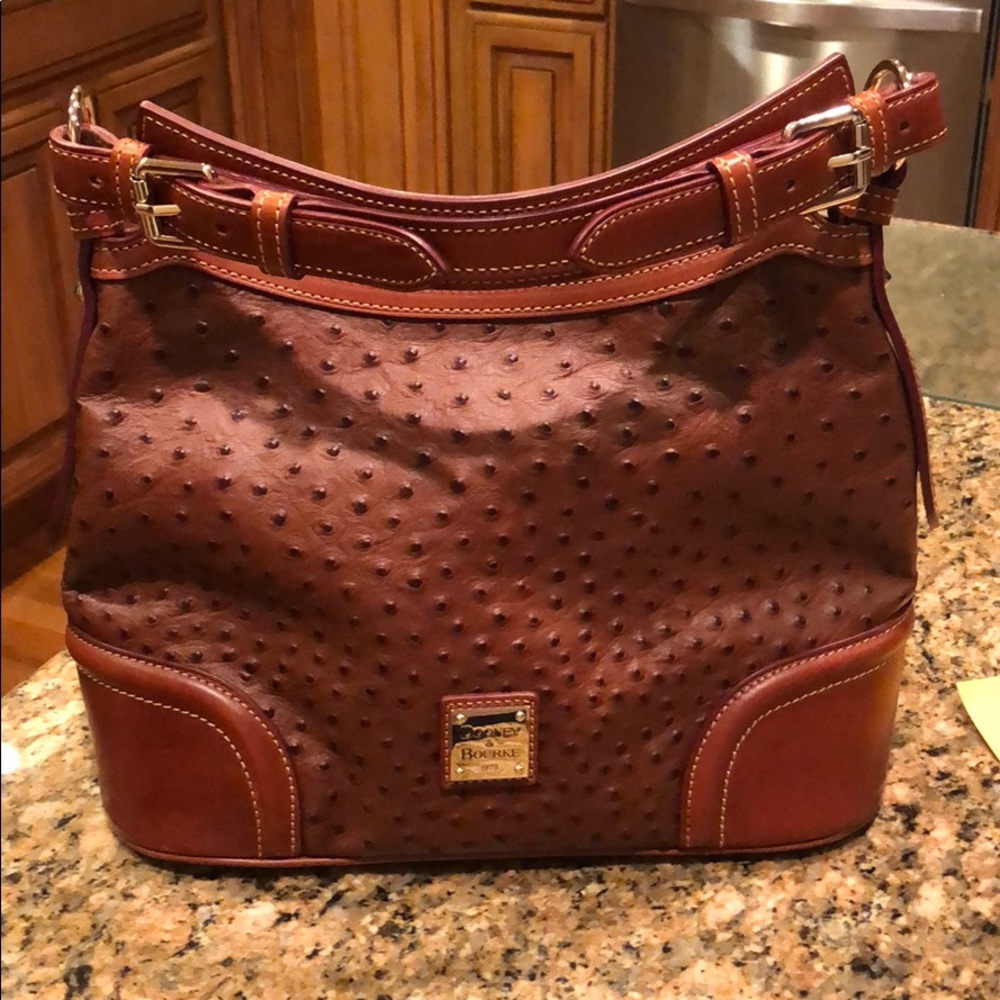 Dooney and Bourke leather purse ❤️🤩